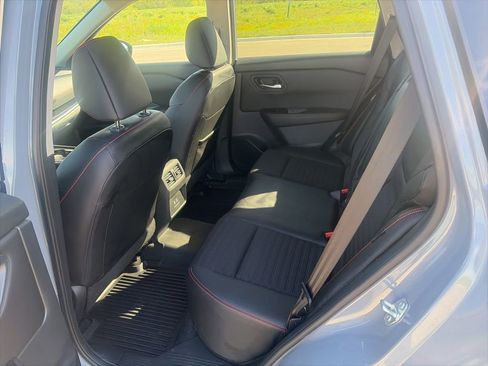 Used 2025 Nissan Rogue SV AWD/4WD image 8