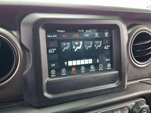 Used 2023 Jeep Wrangler Unlimited AWD/4WD image 16