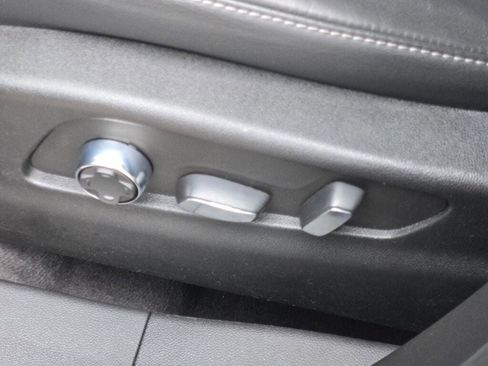 Used 2024 Cadillac XT4 Premium Luxury image 26