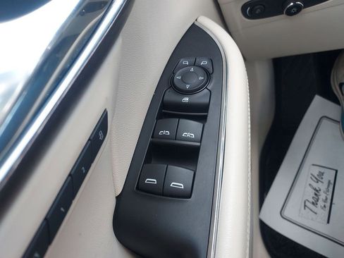 Used 2023 Buick Envision Avenir AWD/4WD image 23