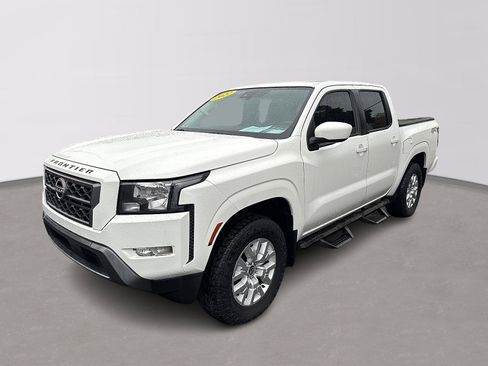 Used 2022 Nissan Frontier SV AWD/4WD image 1