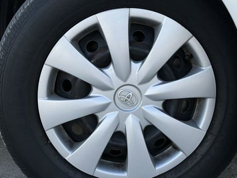 Used 2013 Toyota Corolla L image 9