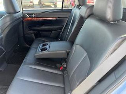 Used 2011 Subaru Outback 2.5i Limited w/ PWR Moonroof Pkg AWD/4WD image 14