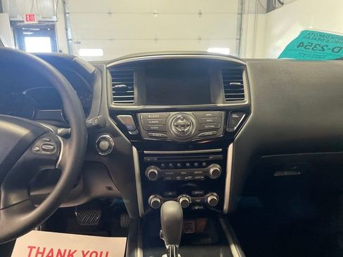 Used 2020 Nissan Pathfinder S image 20