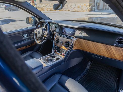 Used 2019 Rolls-Royce Cullinan Sport Utility 4D image 58
