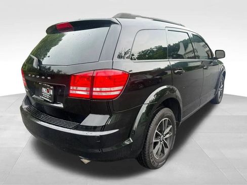 Used 2018 Dodge Journey SE w/ Connectivity Group FWD image 9