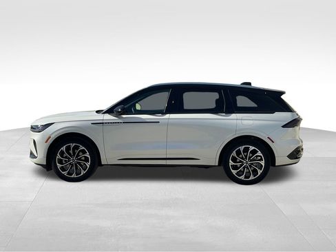 New 2026 Lincoln Nautilus Reserve w/ Jet Appearance Package image 2