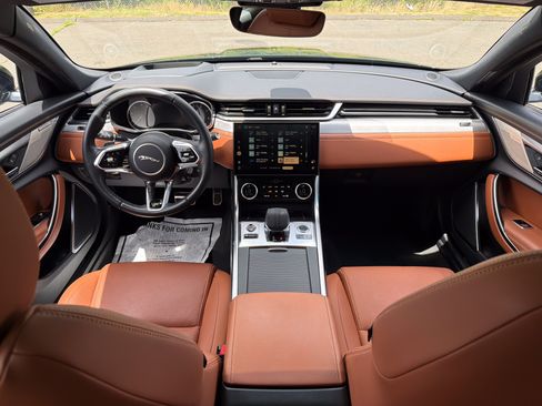Used 2023 Jaguar XF R-Dynamic SE AWD/4WD image 26