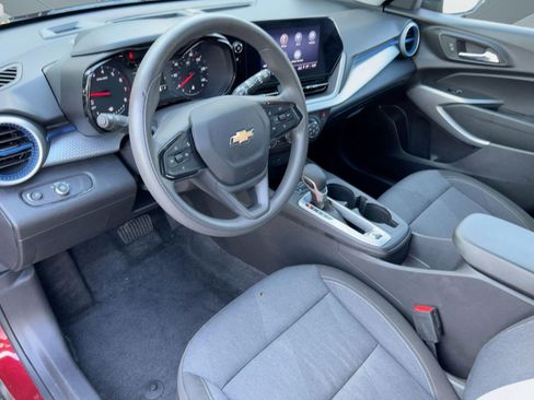 Certified 2024 Chevrolet Trax LS w/ LS Convenience Package image 4