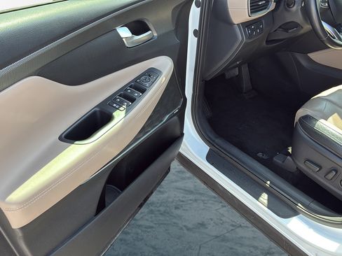Used 2020 Hyundai Santa Fe SEL w/ Convenience + Premium Package FWD image 11
