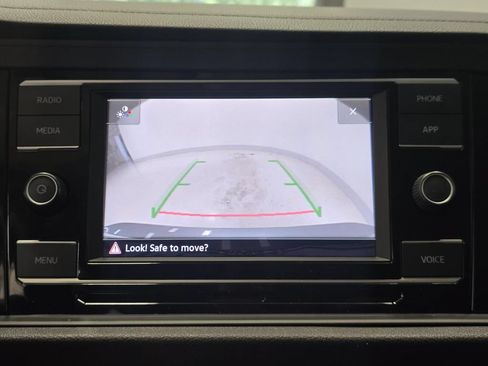 Used 2023 Volkswagen Jetta SE FWD image 35