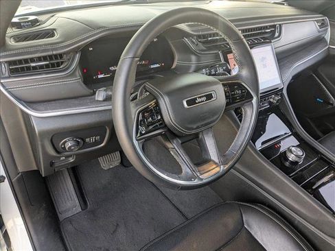 Certified 2022 Jeep Grand Cherokee L Overland image 10