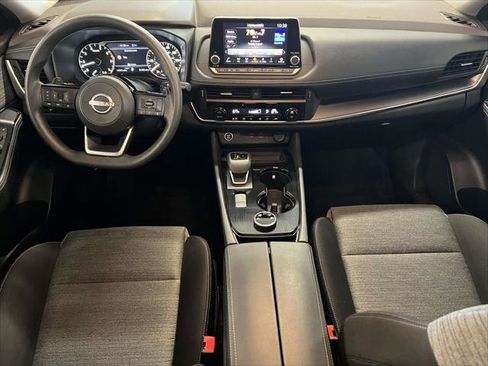 Used 2023 Nissan Rogue SV image 15