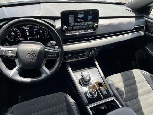 Used 2024 Mitsubishi Outlander SE Black Edition AWD/4WD image 13