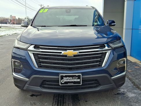 Used 2023 Chevrolet Traverse LT image 2