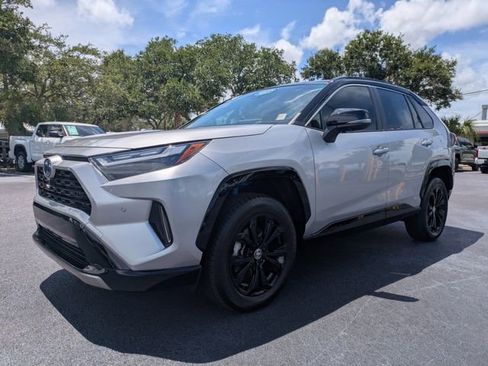 Used 2024 Toyota RAV4 XSE AWD/4WD image 9