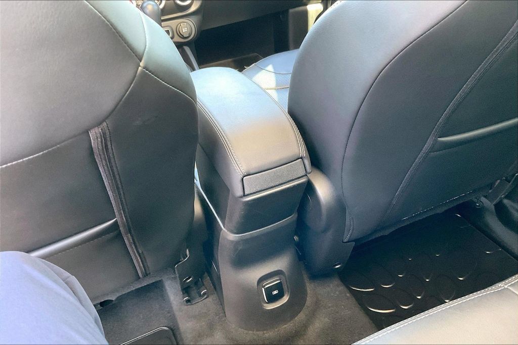 Used 2019 FIAT 500L Trekking FWD image 10