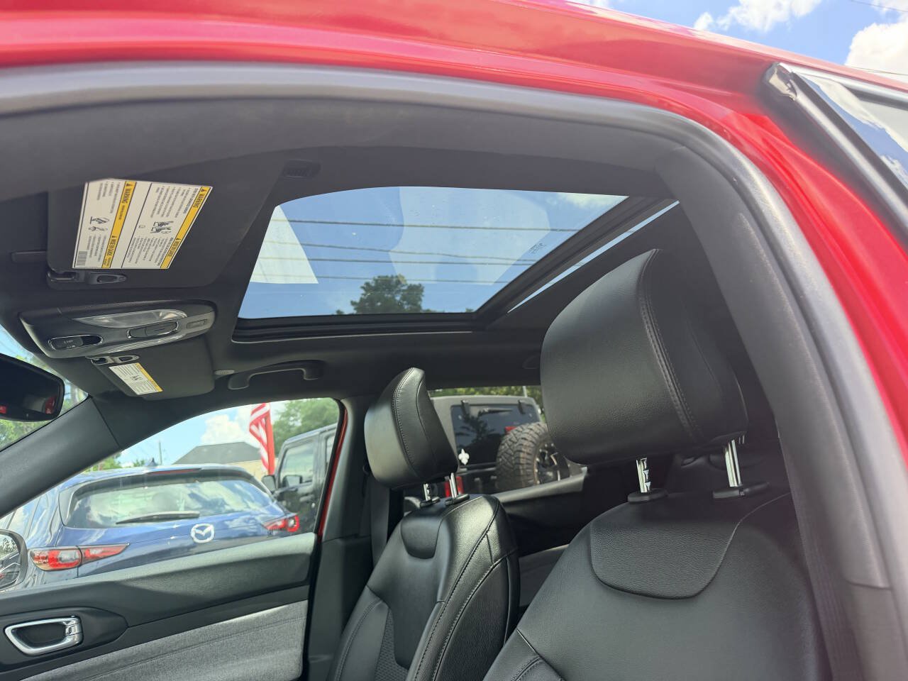 Used 2025 Jeep Compass Latitude w/ Sun & Sound Group AWD/4WD image 26