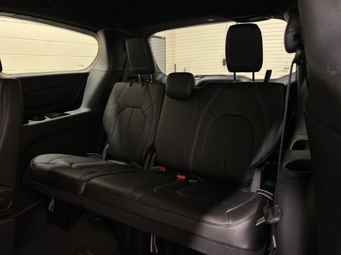 New 2026 Chrysler Pacifica Select FWD image 9