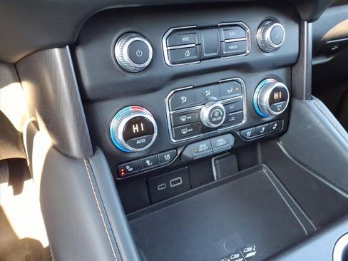 Used 2024 GMC Yukon AT4 w/ Technology Package image 27