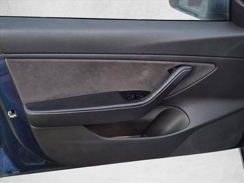 Used 2018 Tesla Model 3 Mid Range RWD image 11