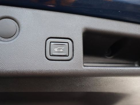 Used 2022 Chevrolet Equinox RS w/ Infotainment Package image 25