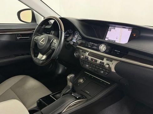 Used 2016 Lexus ES 350 w/ Navigation System Package FWD image 14