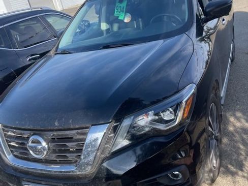 Used 2020 Nissan Pathfinder Platinum w/ Cargo Package image 7