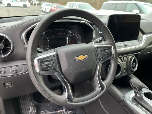 Used 2025 Chevrolet Blazer LT image 29