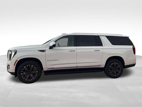 Used 2025 GMC Yukon XL Elevation AWD/4WD image 6