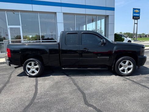 Used 2013 Chevrolet Silverado 1500 LTZ w/ LTZ Plus Package AWD/4WD image 2