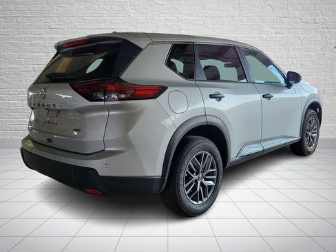 Used 2024 Nissan Rogue S image 3