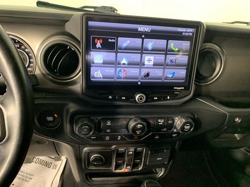 Used 2021 Jeep Gladiator Sport AWD/4WD image 24