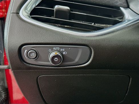 Used 2016 Chevrolet Malibu LT image 10