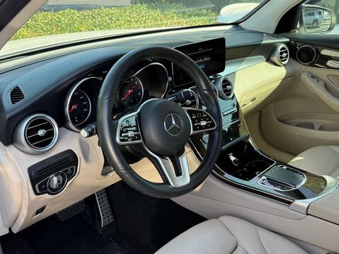 Used 2020 Mercedes-Benz GLC 300 image 2