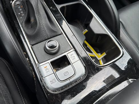 Used 2022 Kia Telluride LX FWD image 24