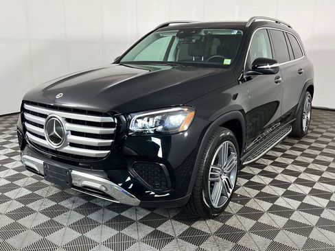 Used 2026 Mercedes-Benz GLS 450 4MATIC image 25