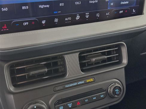 New 2025 Ford Maverick Lariat w/ Black Appearance Package image 18