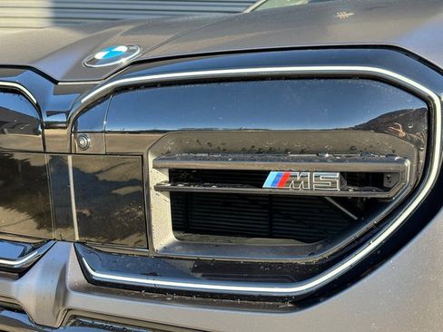 Used 2025 BMW M5 w/ Executive Package image 26
