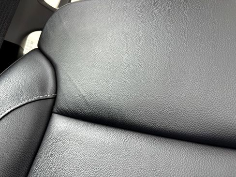 Used 2019 Chevrolet Suburban LT image 6