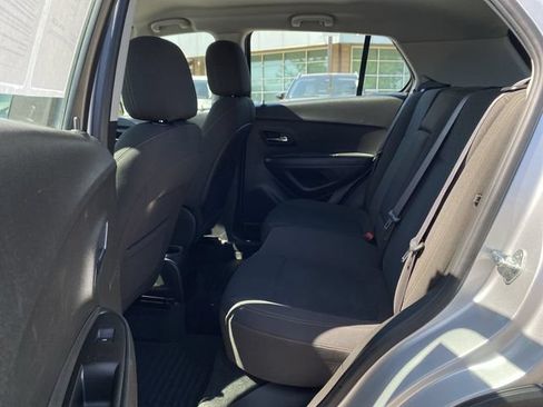 Used 2018 Chevrolet Trax LS AWD/4WD image 22