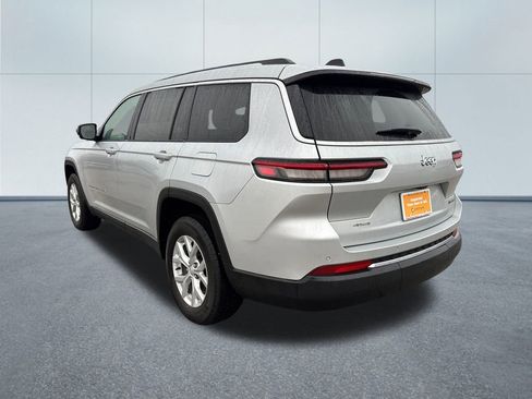 Certified 2023 Jeep Grand Cherokee L Limited w/ Trailer Tow Group (B) image 3