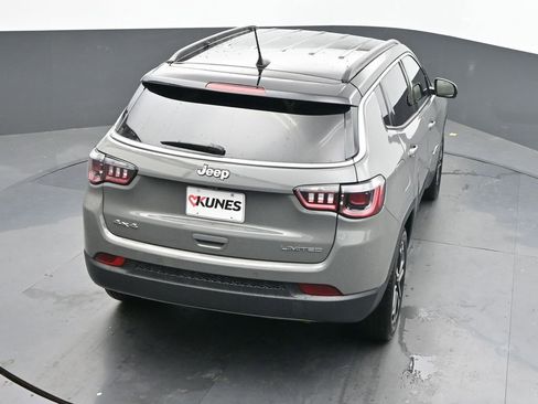 Used 2024 Jeep Compass Limited image 37