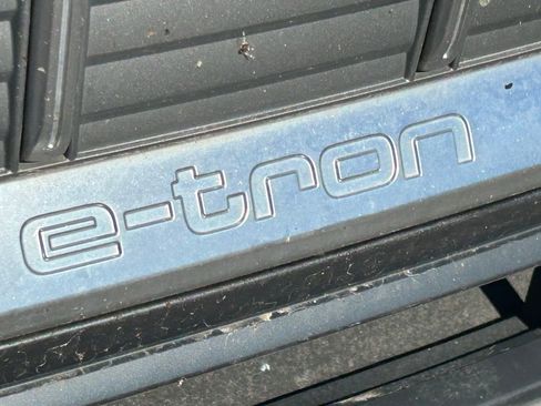 Used 2019 Audi e-tron Premium Plus image 5