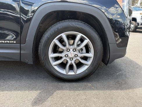 Used 2024 GMC Terrain SLT AWD/4WD image 13