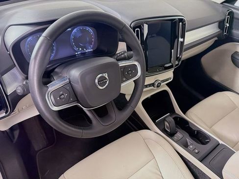 Used 2019 Volvo XC40 T5 Momentum AWD/4WD image 12
