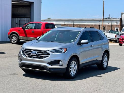 Used 2022 Ford Edge SEL w/ Convenience Package AWD/4WD image 2