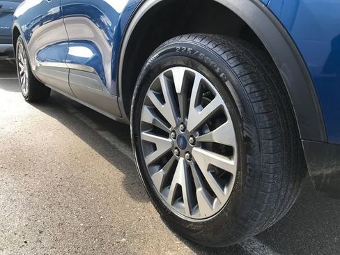 Used 2022 Ford Escape Titanium image 12