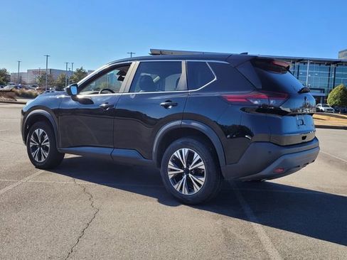 Used 2023 Nissan Rogue SV image 7