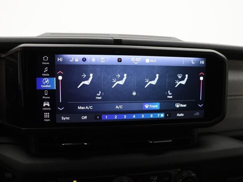 Used 2024 Jeep Wrangler Unlimited image 22